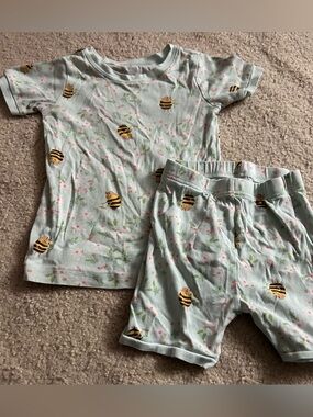 Old Navy size 6T kids short pajama set